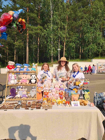 Здоровье как фундамент счастья: Красноярский филиал «СОГАЗ-Мед» поздравил жителей Дивногорска с Днем семьи, новости, пресс-релизы, статьи, «СОГАЗ-Мед», омс